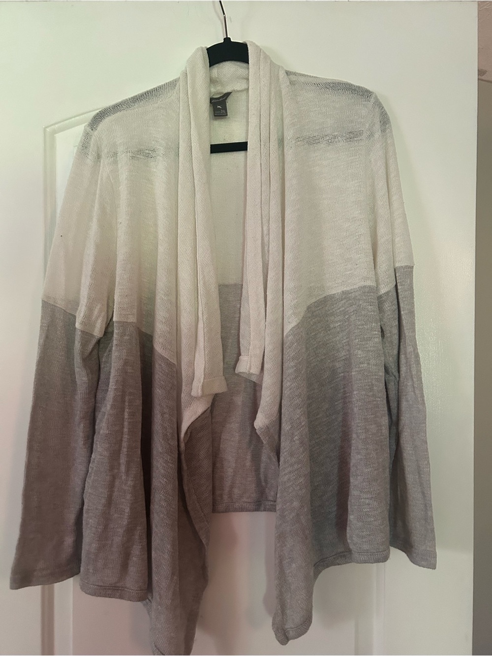 Eddie Bauer Gradient Open-Front Cardigan in Cream and Gray